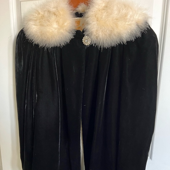 Black jacket with lovely button - Picture 1 of 3